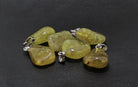 Halskettenanhänger Kettenschmuck Anhänger Grossular Trommelsteinanhänger Edelstein Heilstein Rohstein Rohstück Schmuckanhänger Schmuckstein Schutzstein Glücksstein Halsschmuck Schmuck Grossularstein Grossularschmuck