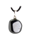 Halskettenanhänger Kettenschmuck Kristall Rohkristall Stein Silberanhänger Silberschmuck Edelsteinanhänger Edelstein Heilstein Schmuckanhänger Halsschmuck Rohstein Rohstück Schmuckstein Schmuck Schutzstein Glücksstein Hämatitstein Hämatitschmuck