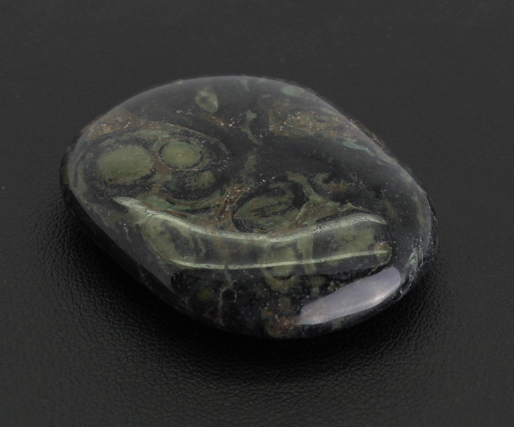 Kabambastein Kabamba Jaspis Stein Trommelstein Anhänger Handstein Daumenstein Seifenstein Handschmeichler Taschenstein Schutzstein Massagestein Dekostein Edelstein Heilstein Schmuckstein Rohstein Rohstück Kugel Dekokugel Herz Figur Dekofigur