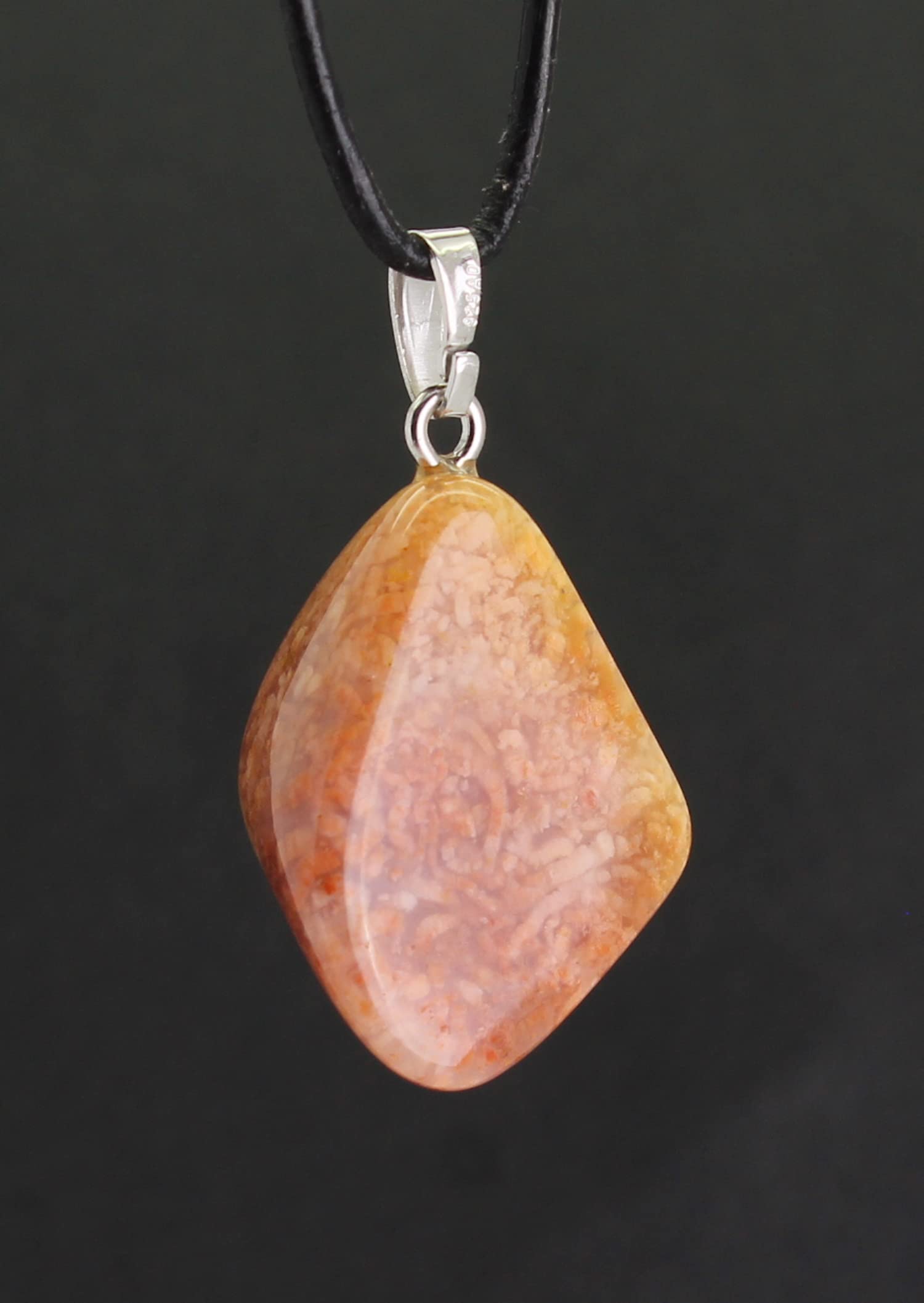 Moosachat rosa Halskettenanhänger Kettenschmuck Kristall Rohkristall Stein Silberanhänger Silberschmuck Edelsteinanhänger Edelstein Heilstein Schmuckanhänger Halsschmuck Rohstein Rohstück Schmuckstein Schmuck Schutzstein Glücksstein