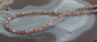 Budawi Halskette Kette aus Mondstein Trommelstein Anhänger Perlenkette Kugelkette Buttonkette Collier Halsschmuck Kettenschmuck Ketten Edelstein Heilstein Halsschmuck Schmuck Schmuckstein Rohstein Rohstück Mondsteine Mondsteinschmuck Mondsteinkette