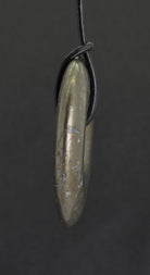 Halskettenanhänger Kettenschmuck Stein Trommelstein Trommelsteinanhänger Edelstein Heilstein Lochstein Schmuck Naturstein Halsschmuck Silberanhänger Schmuckstein Schmuckanhänger Schutzstein Glücksstein Pyritstein Pyritschmuck