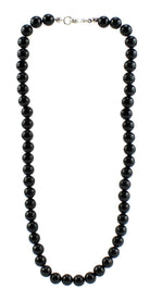 Schörl schwarzer Turmalin Stein Trommelstein Anhänger Trommelsteinanhänger Perlenkette Kugelkette Collier Buttonkette Edelstein Heilstein Halsschmuck Schmuck Schmuckstein Schmuckkette schwarze Turmalinkette Turmalinschmuck Turmalincollier schwarze Turmalinspitze