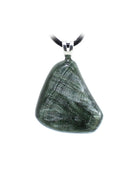 seraphinit serafinit Halskettenanhänger Kettenschmuck Kristall Rohkristall Stein Silberanhänger Silberschmuck Edelsteinanhänger Edelstein Heilstein Schmuckanhänger Halsschmuck Rohstein Rohstück Schmuckstein Schmuck Schutzstein Glücksstein