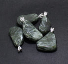 seraphinit serafinit Halskettenanhänger Kettenschmuck Kristall Rohkristall Stein Silberanhänger Silberschmuck Edelsteinanhänger Edelstein Heilstein Schmuckanhänger Halsschmuck Rohstein Rohstück Schmuckstein Schmuck Schutzstein Glücksstein
