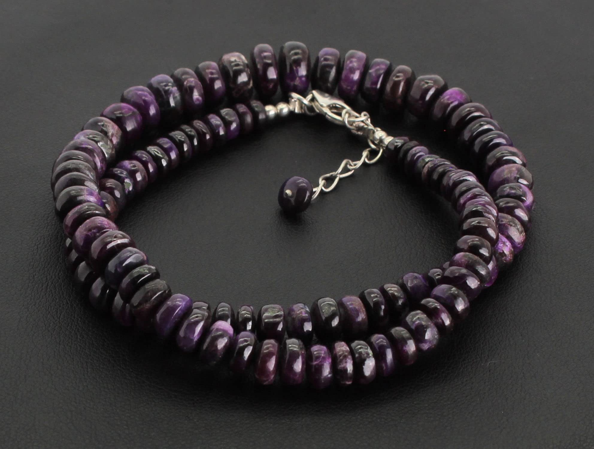 Halskette Kette aus Sugilith Stein Trommelstein Anhänger Perlenkette Kugelkette Buttonkette Collier Halskette Halsschmuck Schmuckcollier Kettenschmuck Schmuck Schmuckstein Edelstein Heilstein Geschenkidee Sugilithstein Sugilithschmuck Sugilithkette Sugilite