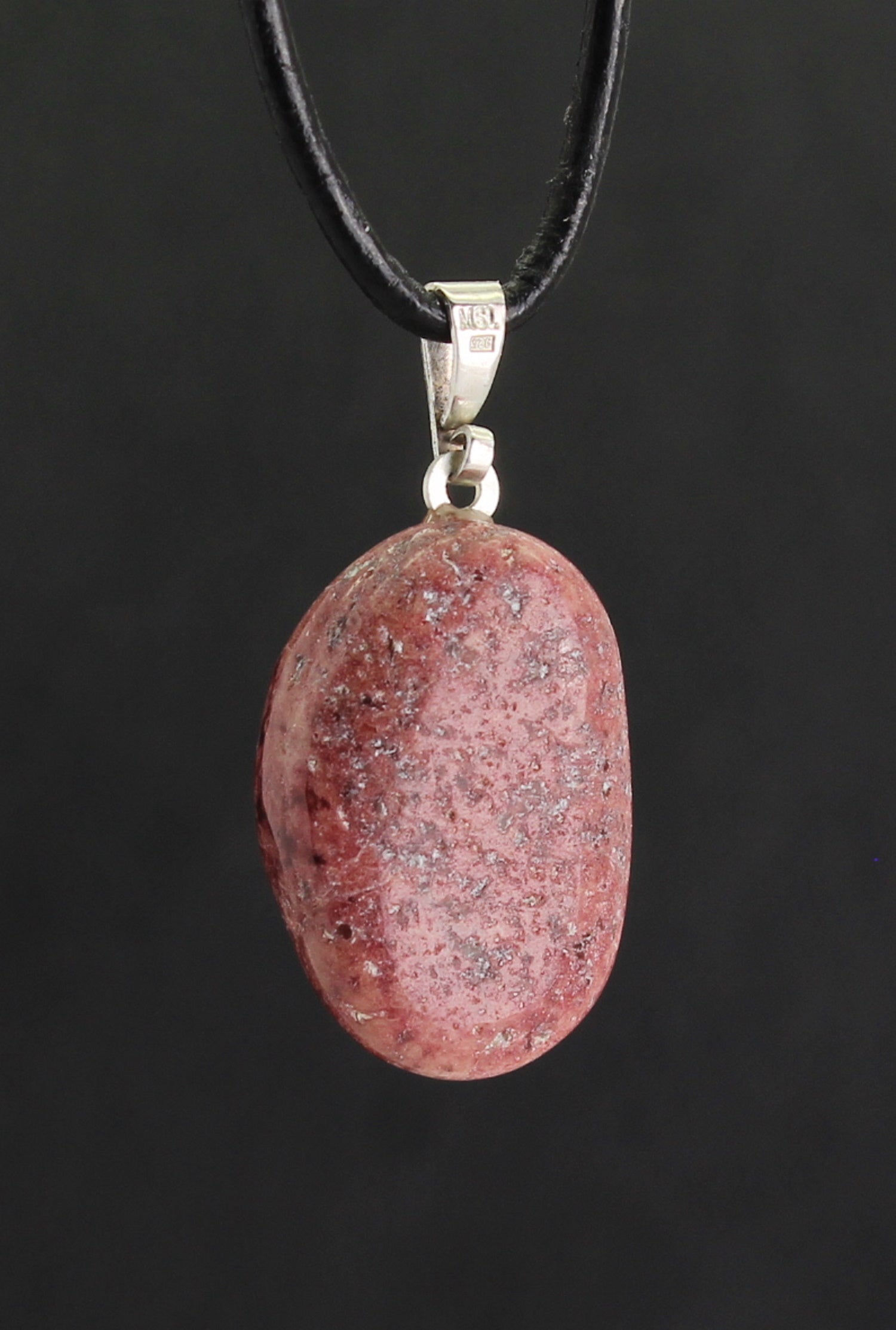 Halskettenanhänger Kettenanhänger Kettenschmuck Thulit Stein Trommelstein Anhänger Edelstein Heilstein Rohstein Rohstück Schmuck Halsschmuck Schmuckstein Silberschmuck Silberanhänger Schmuckanhänger Thulitstein Thulitschmuck Thulite