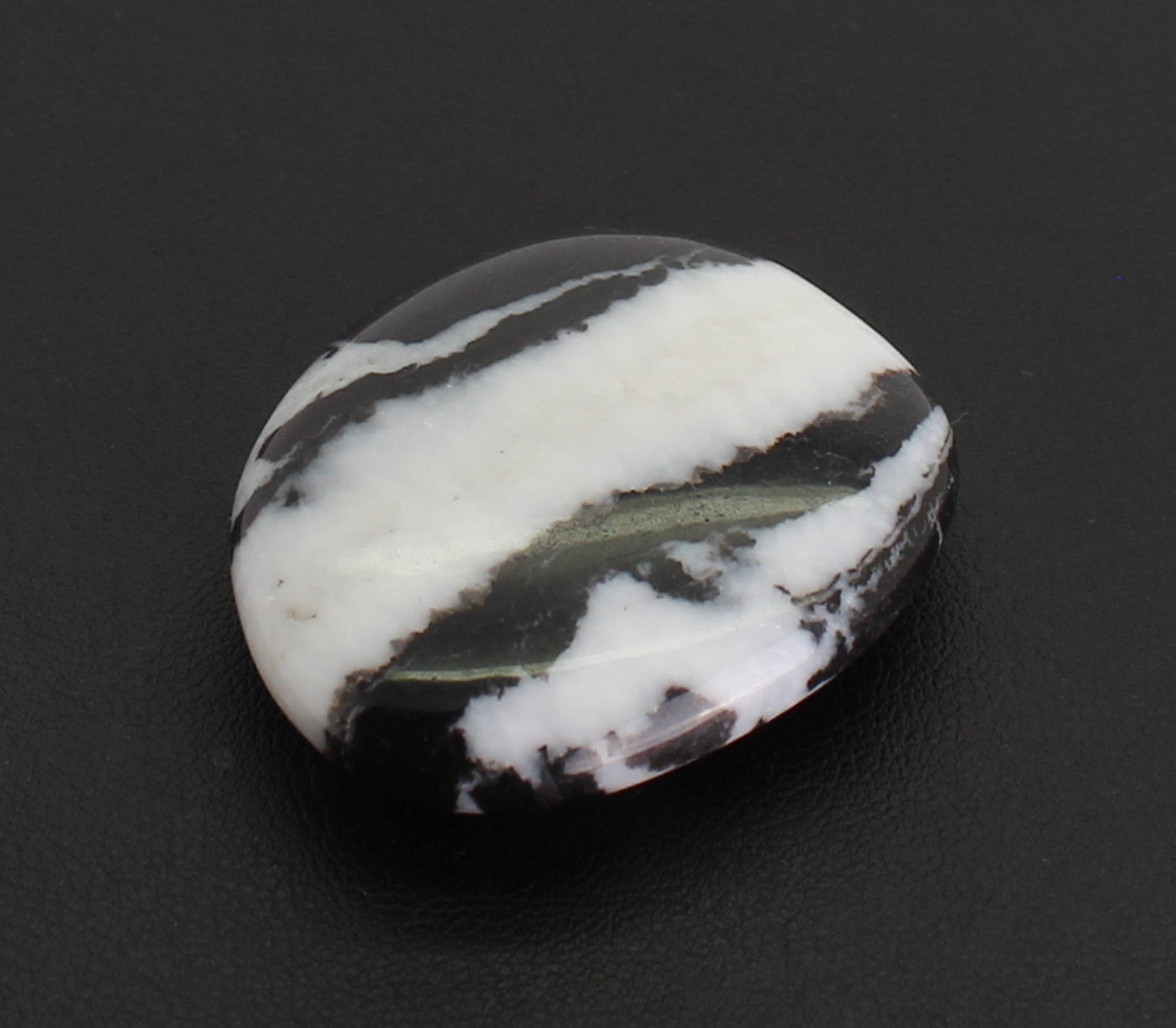 Zebramarmor Zebra-Marmor Zebra Marmor Stein Trommelstein Anhänger Handstein Daumenstein Seifenstein Handschmeichler Taschenstein Schutzstein Massagestein Dekostein Edelstein Heilstein Schmuckstein Rohstein Rohstück Kugel Dekokugel Herz Figur Dekofigur